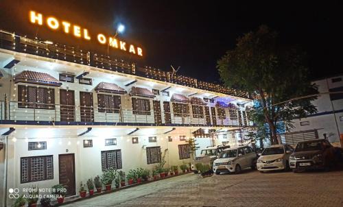 Dunda Hotel | Hotel Omkaar & Restaurant Chinyalisaur