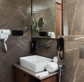 Dwarka Hotel | Hotel Park Royal