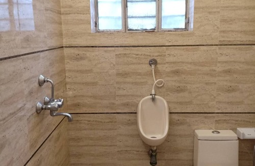 Sindhi Camp Hotel | Hotel Pink Palace