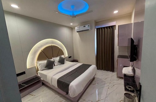 Maninagar Hotel | Hotel Planet Lake