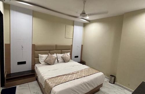 Ahmedabad Hotel | Hotel Planet Town