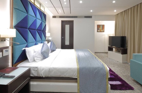 Thaltej Hotel | Hotel Pragati The Grand