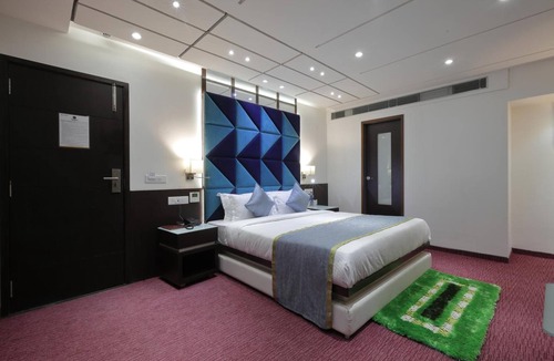 Thaltej Hotel | Hotel Pragati The Grand