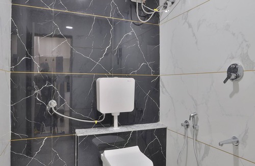 Chandkheda Hotel | Hotel Premium Villa