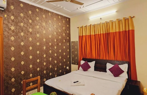Gomti Nagar Hotel | Hotel Prisha Stay Lucknow