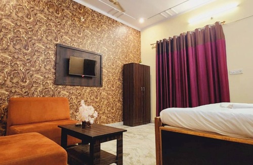 Gomti Nagar Hotel | Hotel Prisha Stay Lucknow