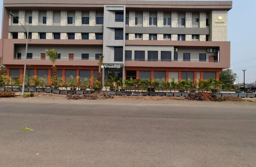 Dhule Hotel | Hotel Raas Vrindavan