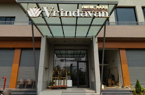 Dhule Hotel | Hotel Raas Vrindavan