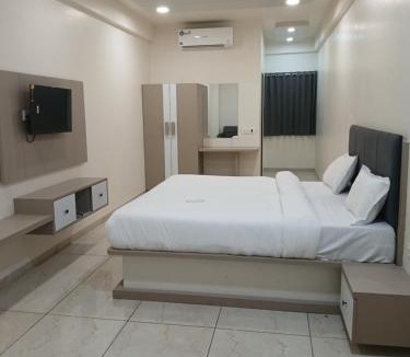 Anand Hotel | Hotel Radhe Palace