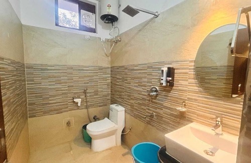 Kushinagar Hotel | HOTEL RED SAPPHIRE