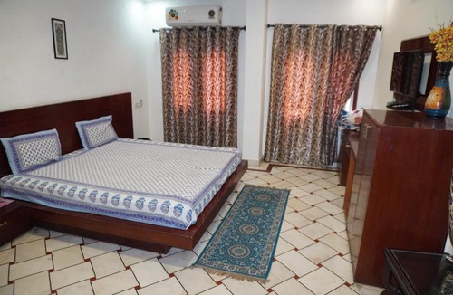 Sindhi Camp Hotel | Hotel Royal City Heritage