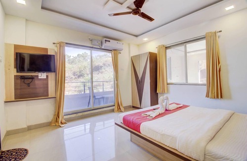 Wai Hotel | Hotel Royal Hills