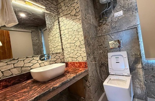 New Manali Hotel | Hotel Rudra Grand