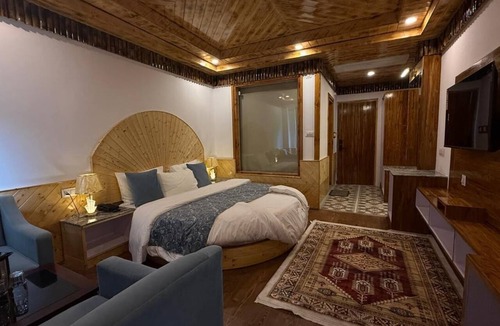 New Manali Hotel | Hotel Rudra Grand