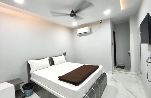 Surat District Hotel | Hotel Rudra