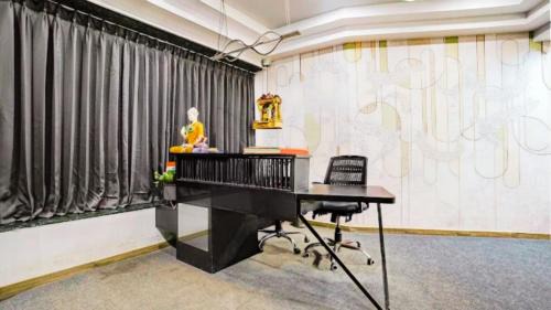 Surat Hotel | Hotel Saarthi Inn- Near Textile Market