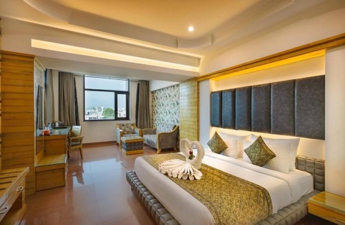 Dehradun Hotel | Hotel Saffron Leaf