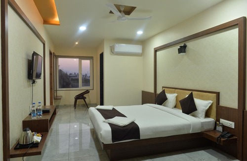 Rajpipla Hotel | Hotel Sai Inn