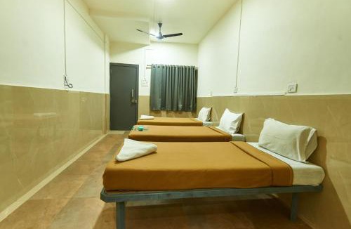 Shirdi Hotel | Hotel Sai Palkhi Niwara