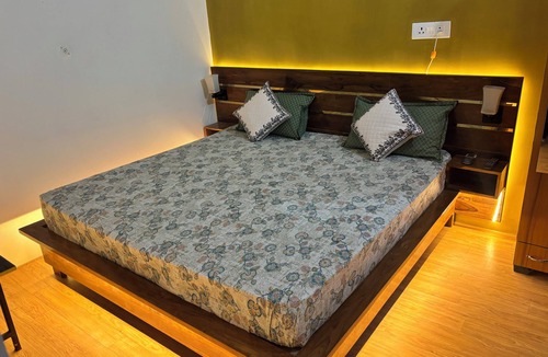 Naini Hotel | Hotel Sangam Village