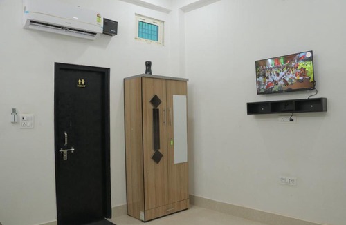 Vrindavan Hotel | Hotel Sant Kripa Stays