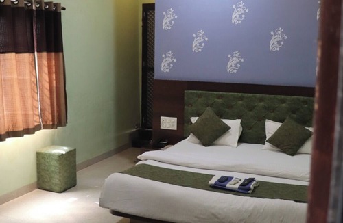 Maheshwar Hotel | Hotel Shivalay Palace