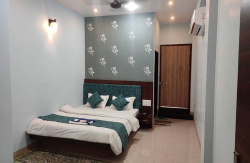 Maheshwar Hotel | Hotel Shivalay Palace