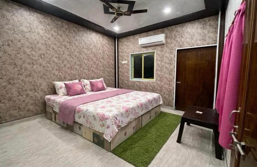 Varanasi Hotel | HOTEL SHIVAYY MAJESTIC - BHU Sundarpur Road 3km from KASHI VISHWANATH TEMPLE