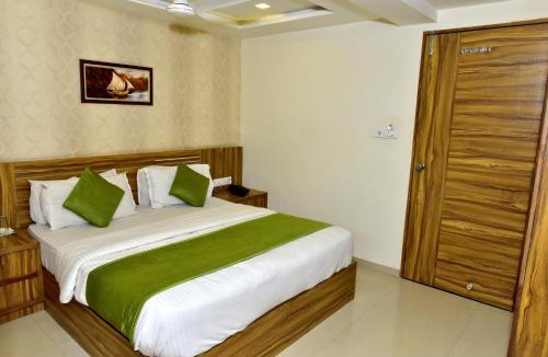 Navrangpura Hotel | Hotel Shobhna Palace