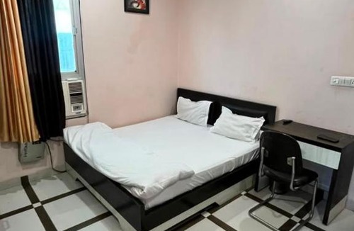 Orai Hotel | Hotel shree govind