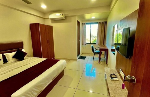 Bopal Hotel | Hotel Shree Hari Om Residency