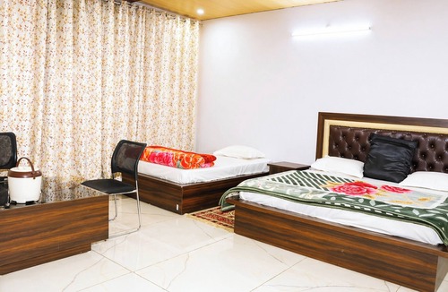 Didihat Hotel | Hotel Shri Anand Berinag