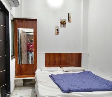 Omkareshwar Hotel | Hotel Shri Hari Har Inn
