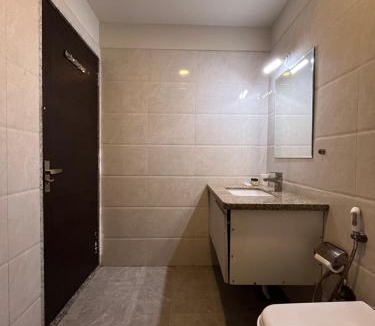 Vrindavan Hotel | Hotel Shri Radha Nikunj - Opposite Prem Mandir