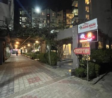 Vrindavan Hotel | Hotel Shri Radha Nikunj - Opposite Prem Mandir