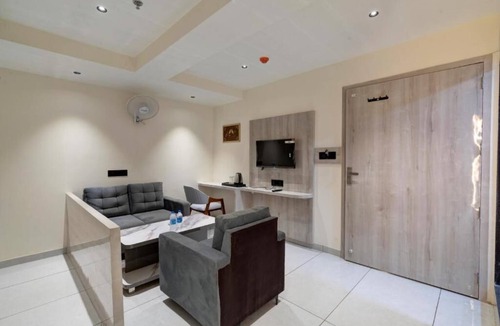 Gandhinagar Hotel | Hotel Shrimad Villa Gandhinagar