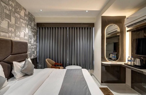 Gandhinagar Hotel | Hotel Shrimad Villa Gandhinagar