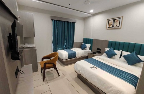 Bopal Hotel | Hotel Signature Bopal