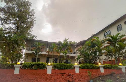 Mahabaleshwar Bed & Breakfast | Hotel Silver Inn