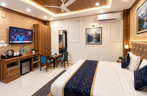 South West Hotel | Hotel SkyB'mount Plaza Near IGI Delhi Airport - Free Airport Pickup & Drop