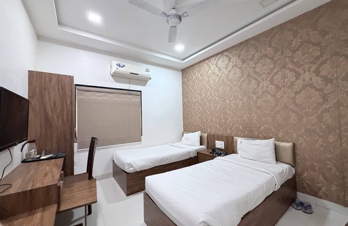 Akola Hotel | Hotel SR Executive Akola