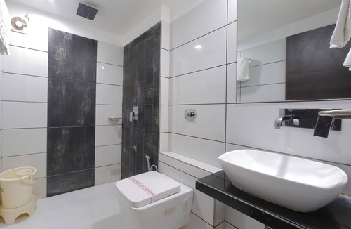 Ellis Bridge Hotel | Hotel Summit