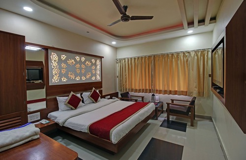 Mount Abu Hotel | Hotel Sunset Inn Mount Abu with Swimming Pool