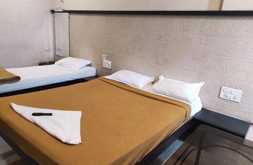 Kolhapur Hotel | Hotel Tanwani Lodging- Entrance of Kolhapur