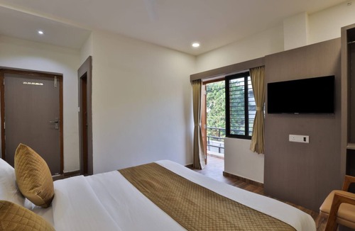 Palanpur Hotel | Hotel TGR Rooms