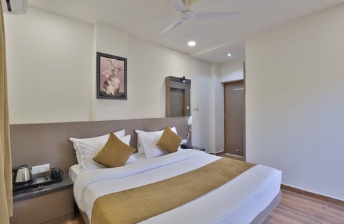 Palanpur Hotel | Hotel TGR Rooms