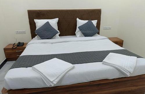 Varanasi Hotel | Hotel The Castle Inn