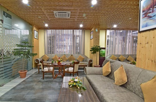 Srinagar Hotel | Hotel The Grand Mamta