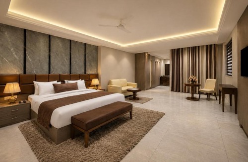 Aerocity Hotel | Hotel The Luxury Delhi Airport