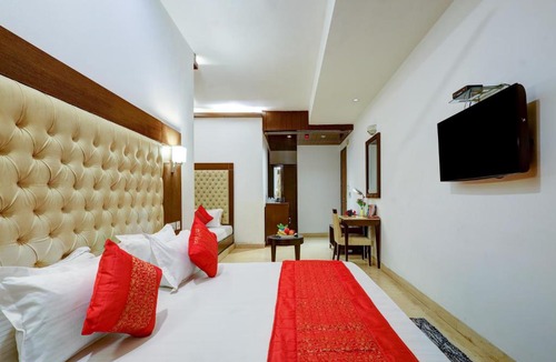 Paharganj Hotel | Hotel The Metropolis Tourist Near Connaught Place And Ramakrishna Ashram Marg Metro Station